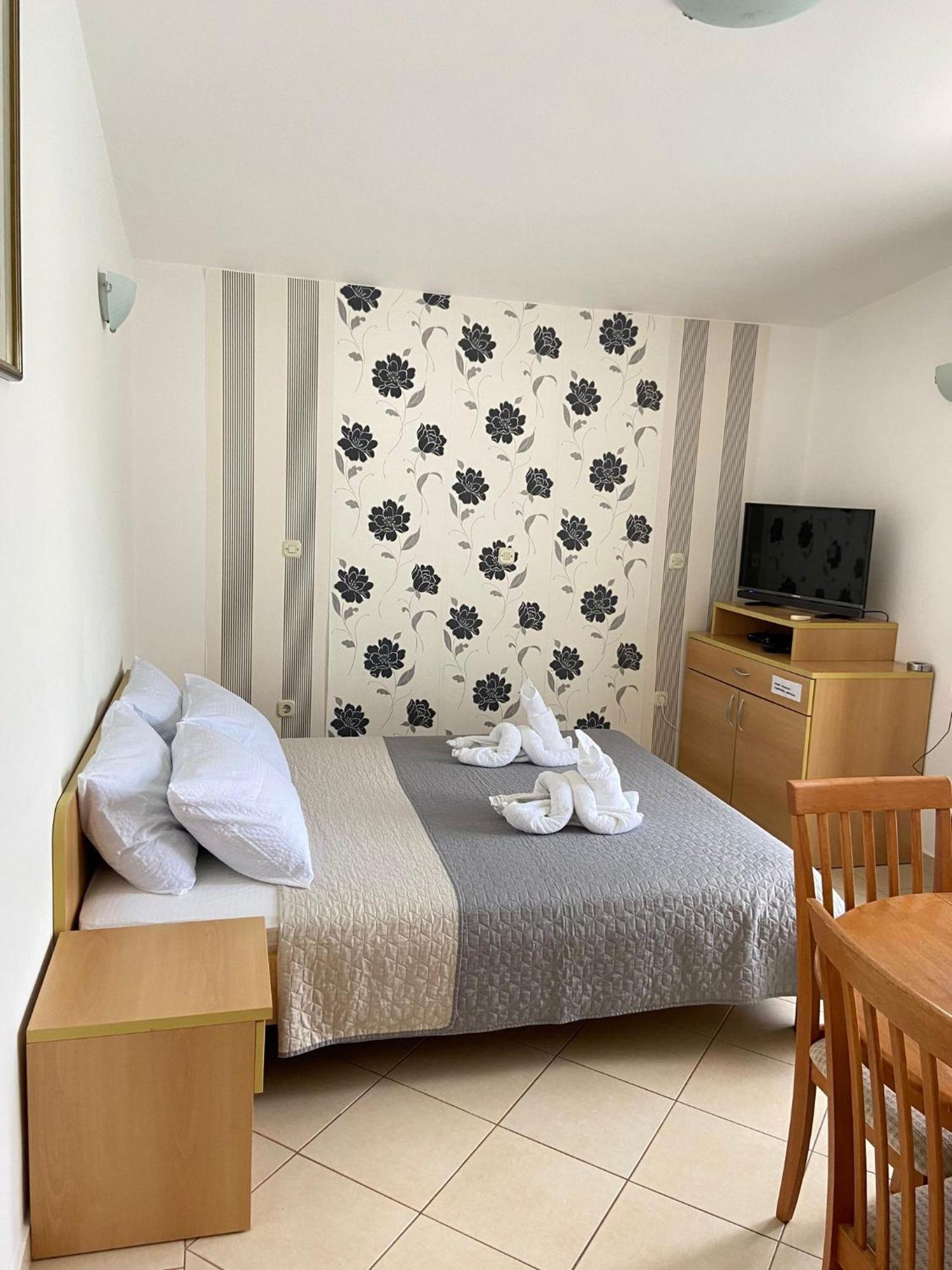Apartments Tiho & Jelena Blace Ngoại thất bức ảnh